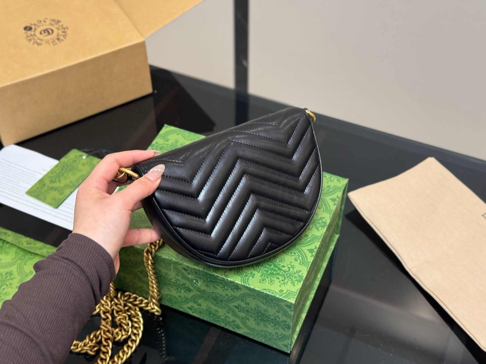 今日特価】Gucci Marmont Saddle Bag グッチ マルモント サドル