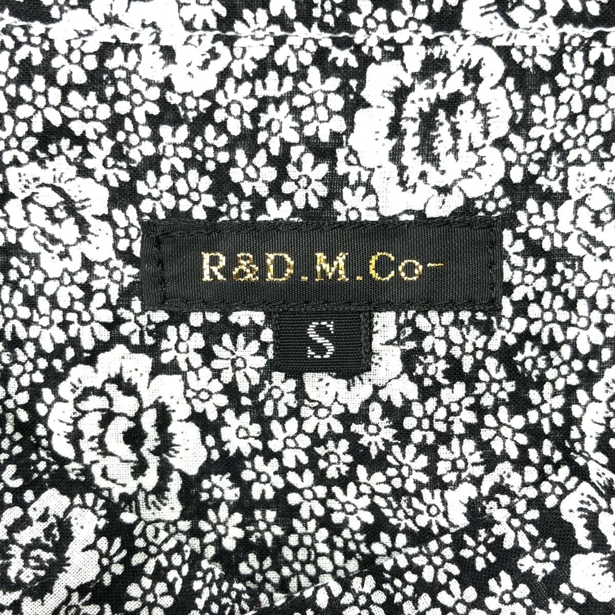 【新品】  R&D.M.Co / オールドマンズテーラー | P.F STAND COLLAR LONG SHIRT プリンセスフラワー スタンドカラー ロングシャツ 新品】 R&D.M.Co / オールドマンズテーラー | P.F STAND COLLAR