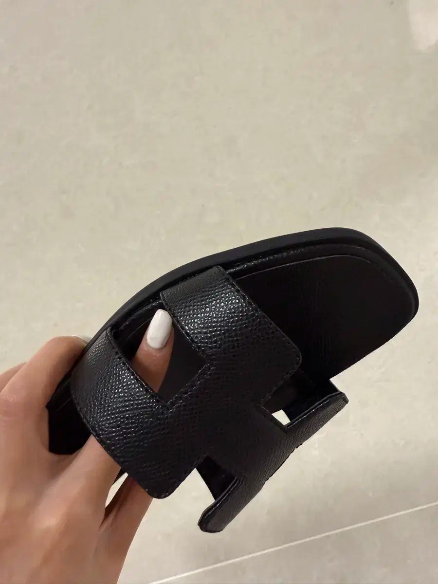 黒 サンダル