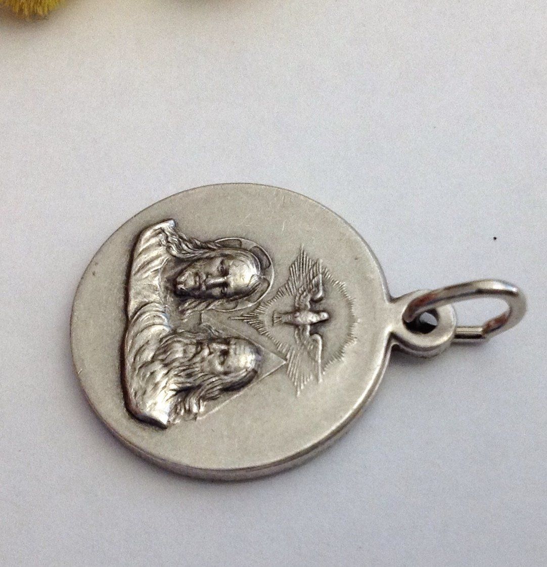 - 守護聖人のメダル