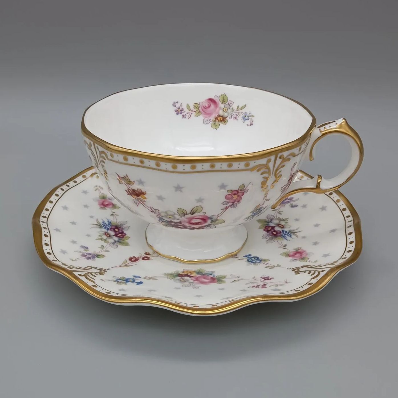 ロイヤルクラウンダービー ロイヤルアントワネット ティーカップ