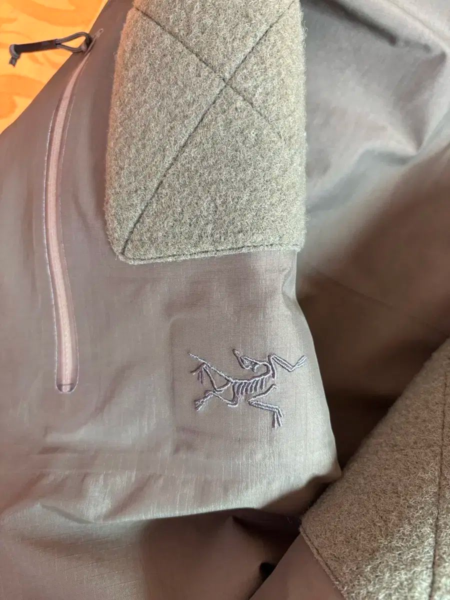 アークテリクスリーフ アルファ ジャケット