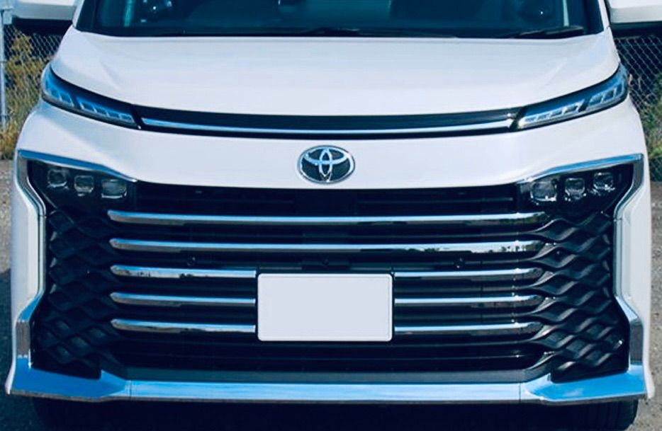 ヴォクシー 90系 VOXY フロントガーニッシュ【E91b】2点專用出品 ヴォクシー 90系 VOXY フロントガーニッシュ【E91b】 - メルカリ