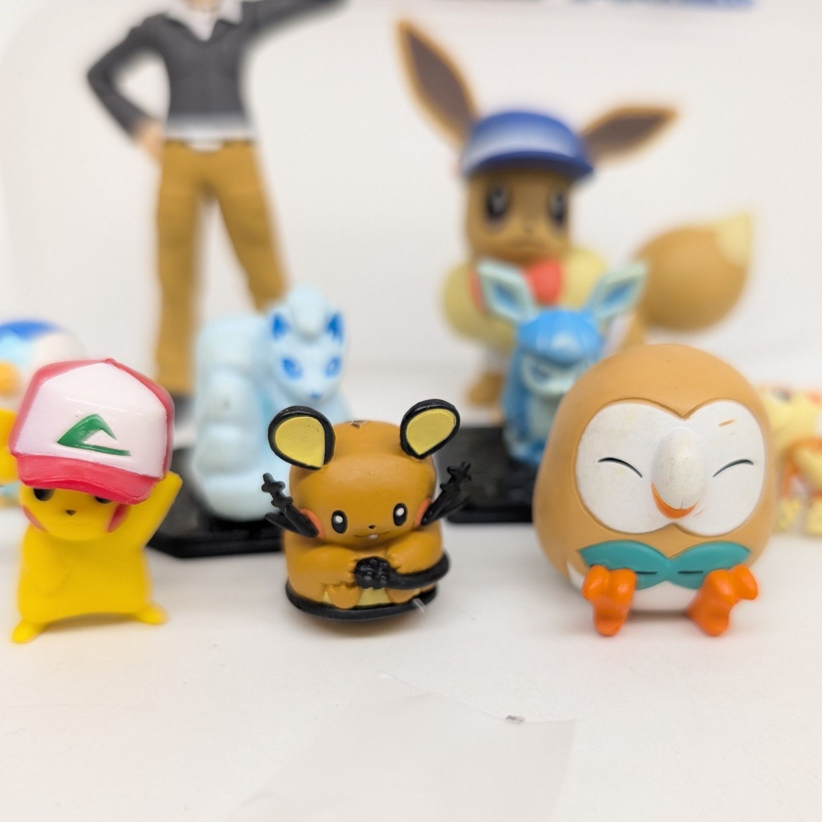 ポケモン　中国　フィギュア　ピカチュウ　イーブイ　01 楽天市場】海外限定 ポケモンセンターオリジナル 卒業