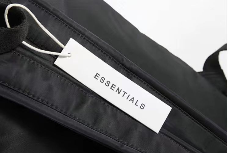 新品  希少カラー FOG ESSENTIALS リュック アイボリー ブラック