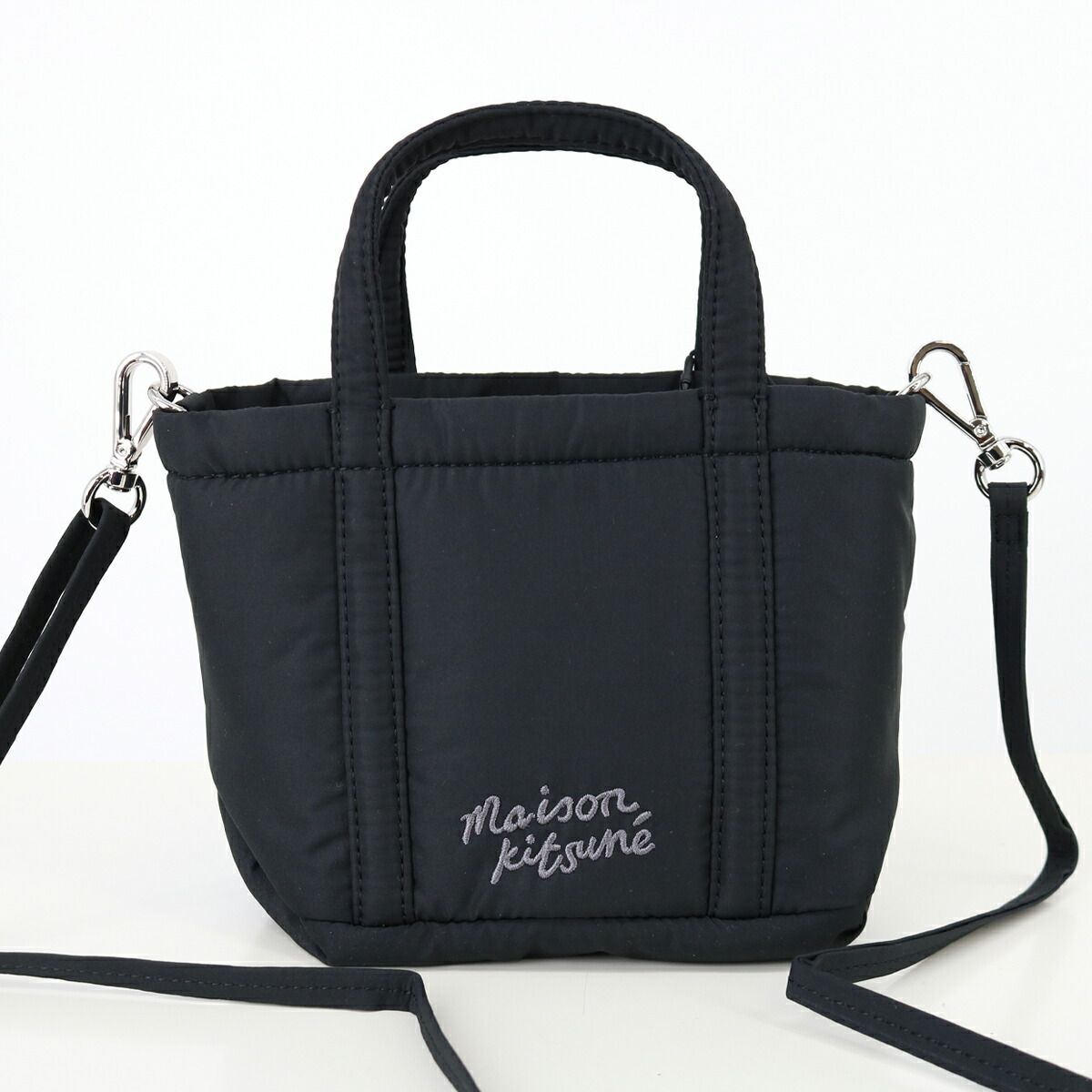 【極美品】メゾンキツネ ボディバッグ ブラック MAISON KITSUNE メゾン キツネ NW05115 WQ4035 P199/BLACK
