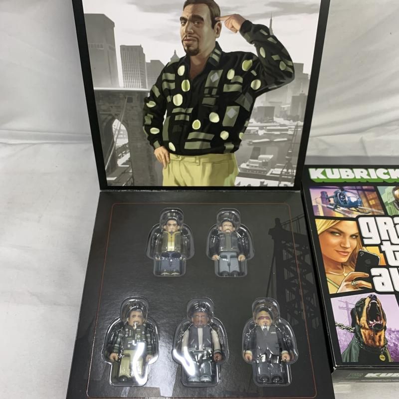 【中古】未開)KUBRICK  grand theft auto V + Ⅳ 3種ｾｯﾄ[91][240091386423] 中古】未開)KUBRICK grand theft auto V + Ⅳ 3種ｾｯﾄ[91] - メルカリ