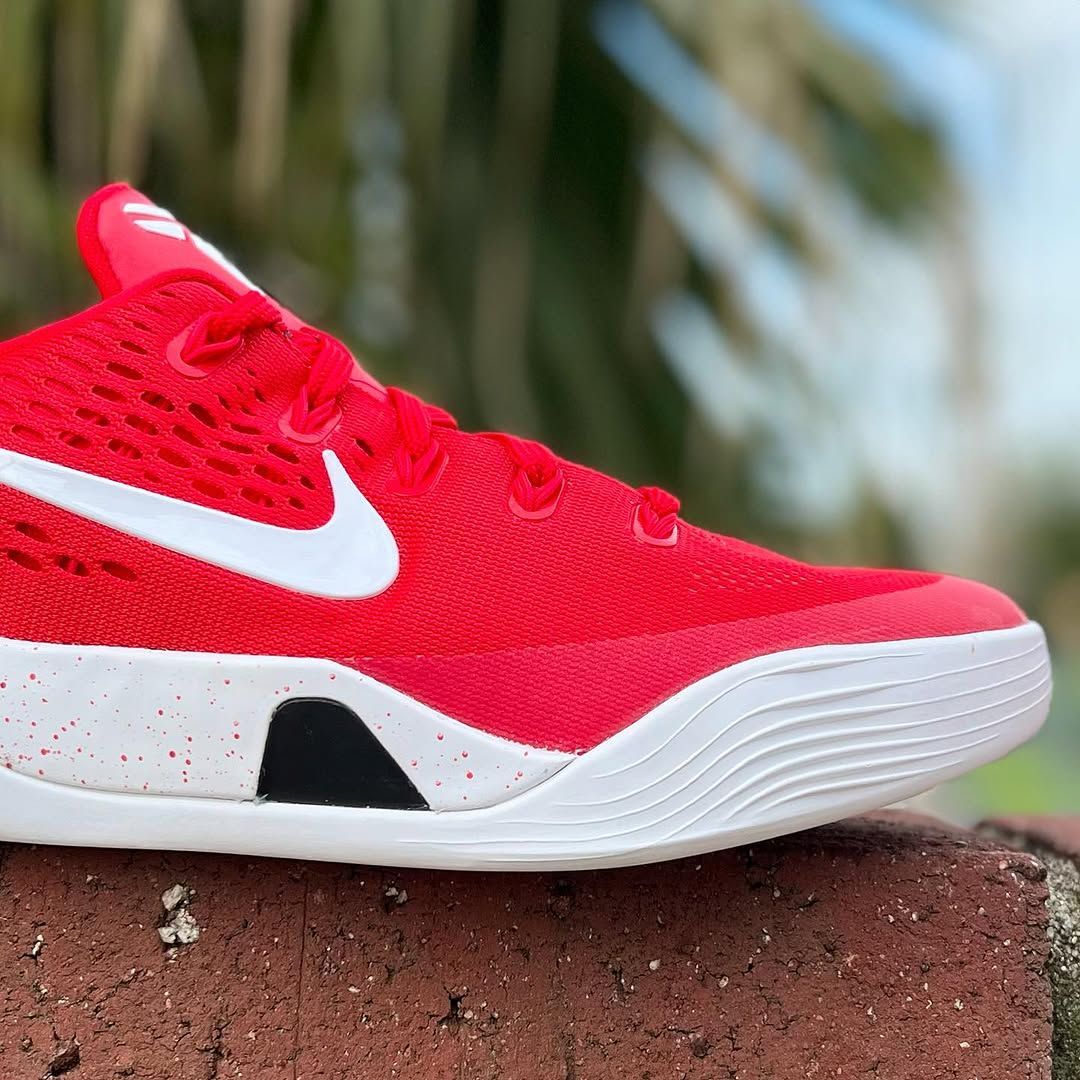 NIKE KOBE 9 EM LOW PROTRO GS ナイキ コービー 9 プロトロGS 【BOY'S
