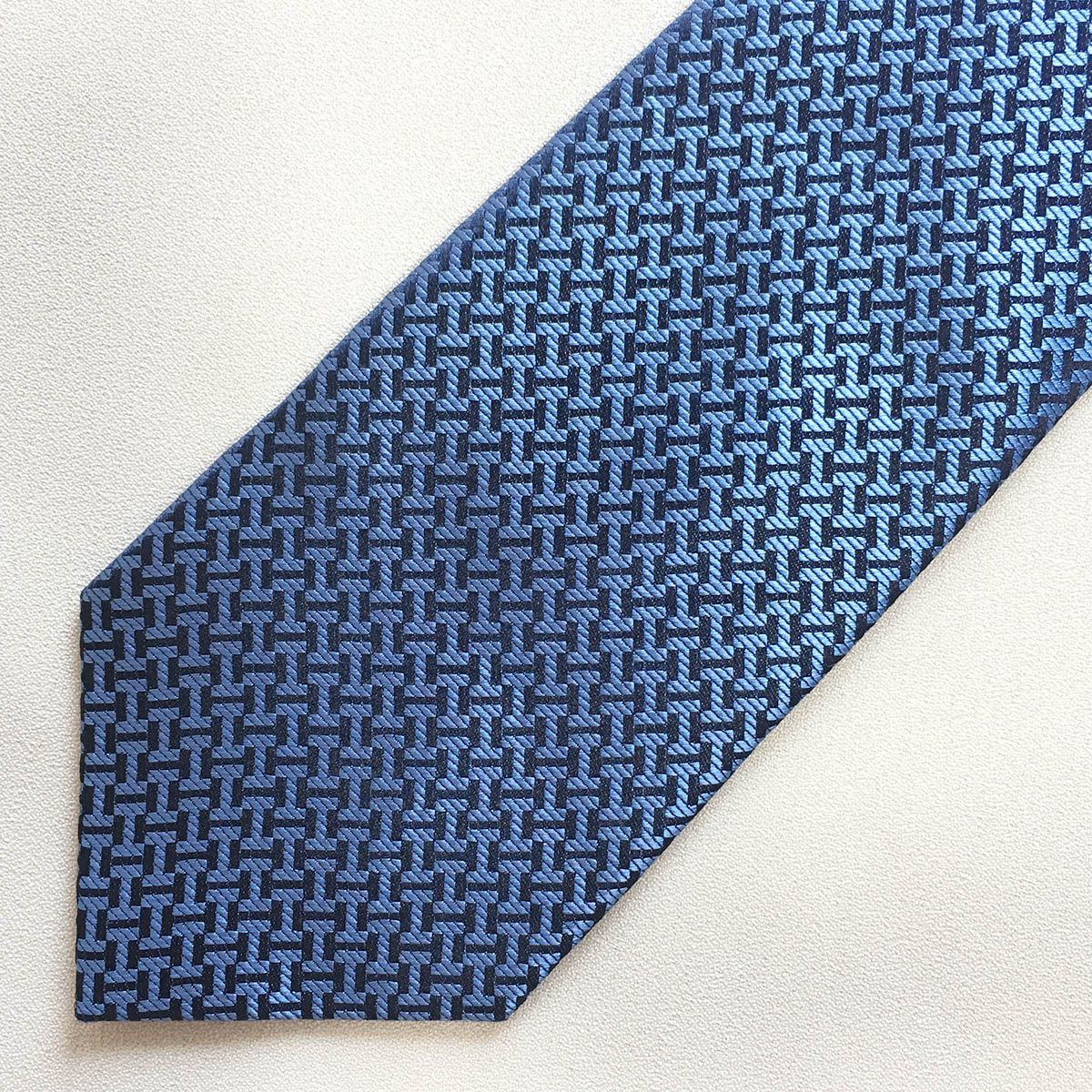 美品 エルメス HERMES ネクタイ フランス製 ネイビー H柄 HERMES エルメス ネクタイ TIE メンズ フランス製 シルク H柄