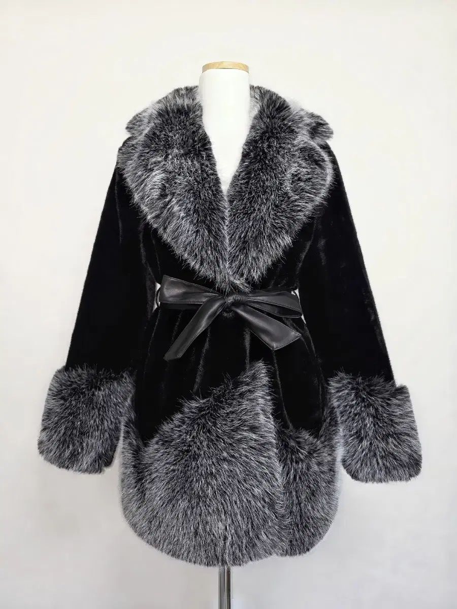 ファー トリミング コート 着用画像O