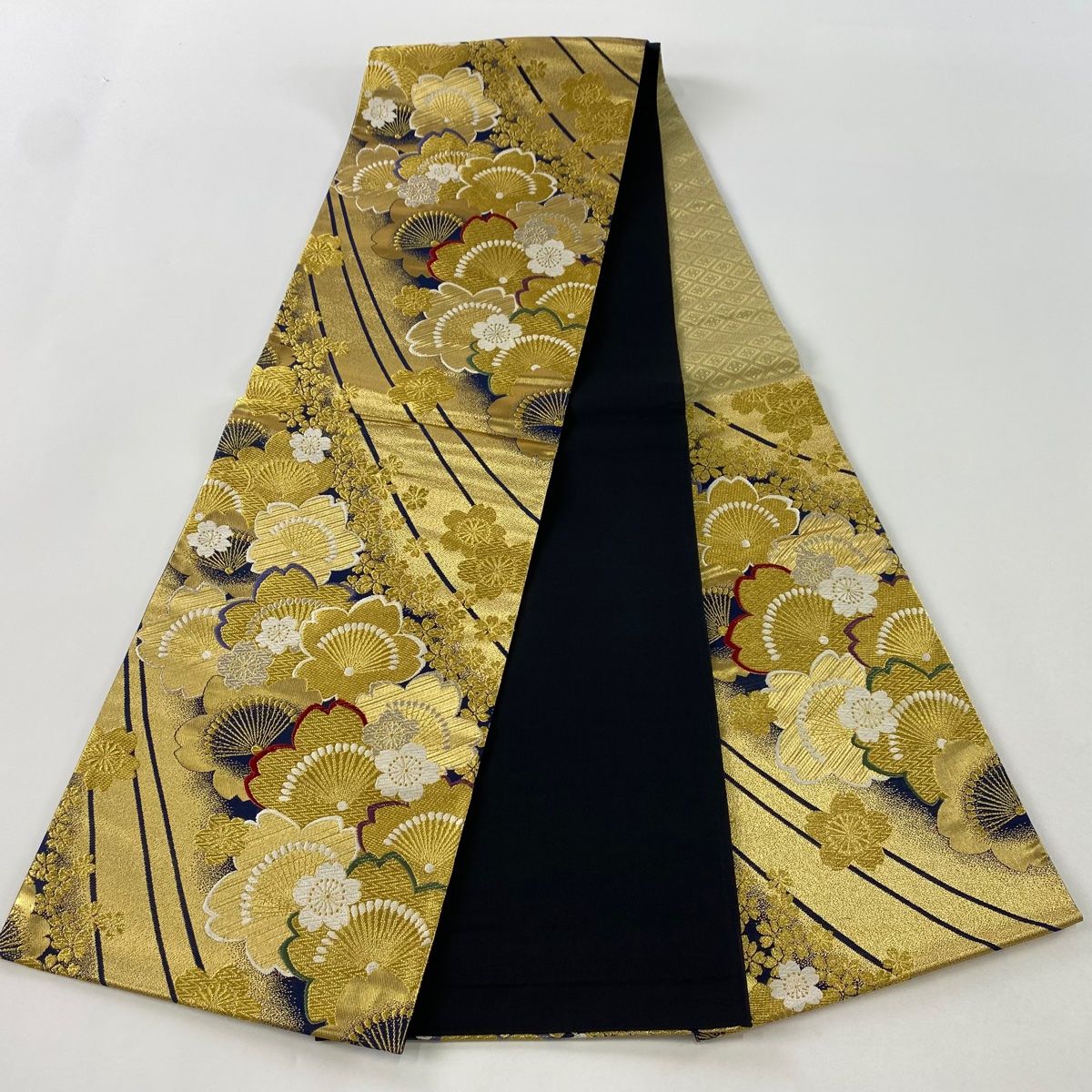 中古美品 メタリックカラー袋帯 袋帯 美品 秀品 桜 斜縞 金銀糸 箔 金色 六通 正絹 【中古