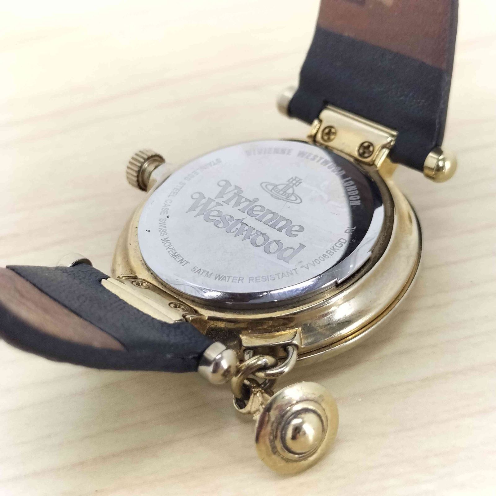 ヴィヴィアンウエストウッド Vivienne Westwood オーブ文字盤