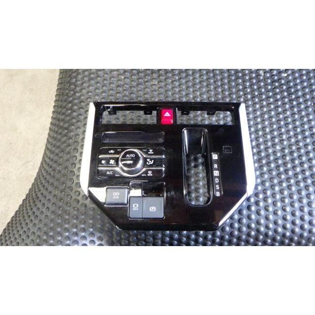 ルーミー 5BA-M910A A/Cスイッチパネル