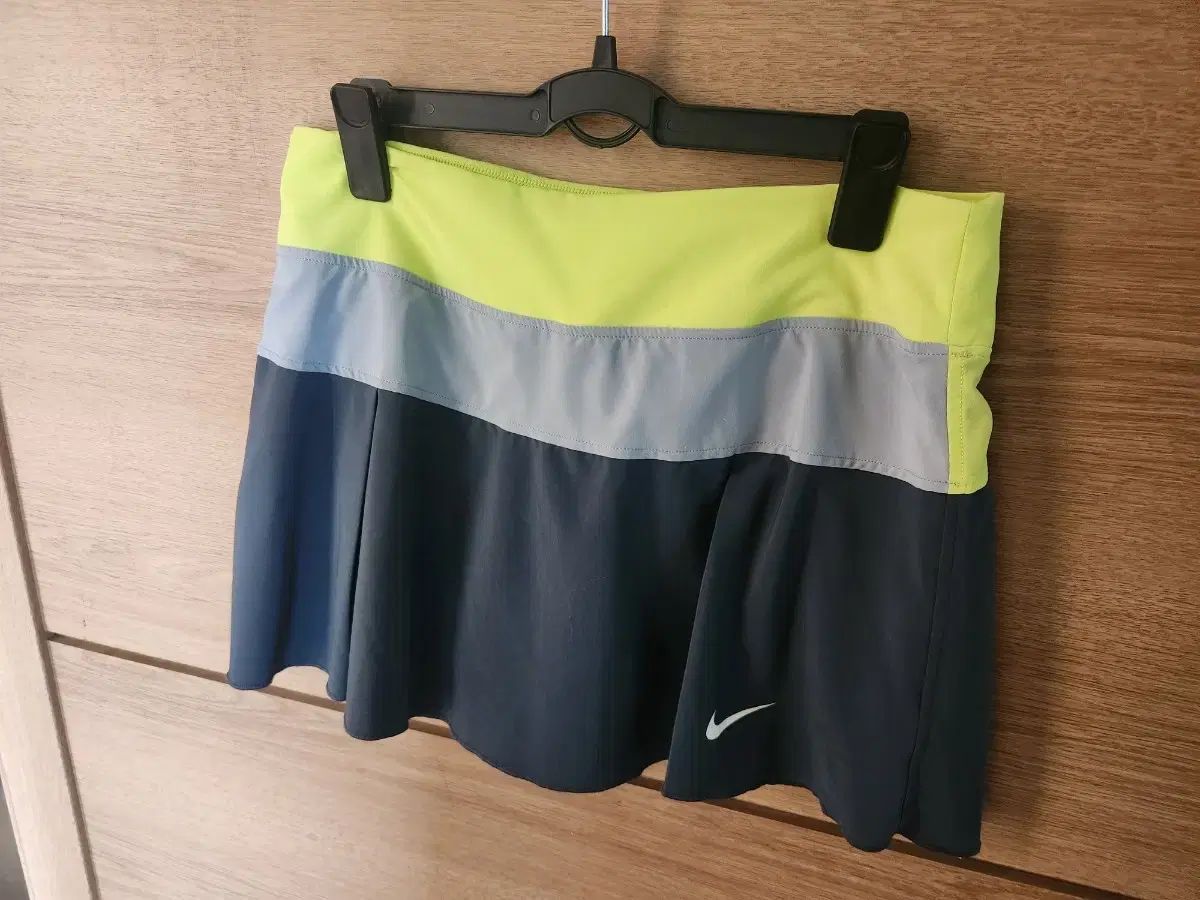 ナイキ ウィメンズ DF ヴィクトリー スカート MR SHT F FD5578-010