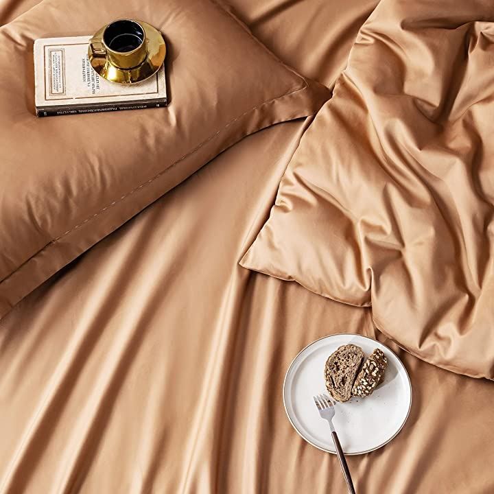 シャンパンゴールド