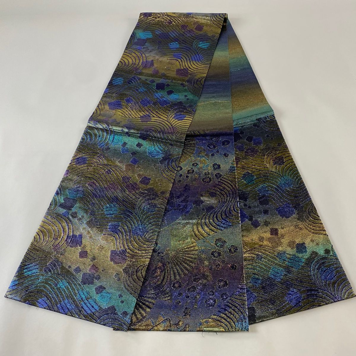 袋帯 美品 逸品 佐波理 落款 新佐波理 リバーシブル 波 扇 箔