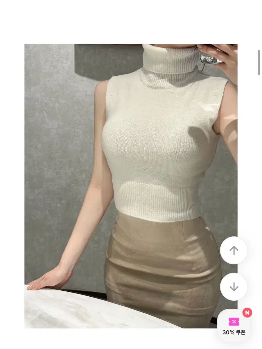 タートルネック＋ミニ スカート