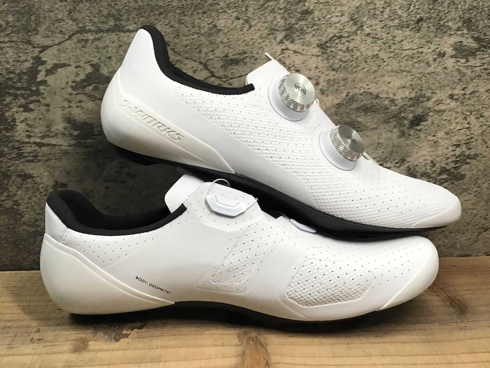 新品 S-WORKS TORCH 41 EU 26cmスペシャライズド シューズ S-WORKS TORCH ROAD SHOES WHT WIDE 41(41 (26cm) ホワイト