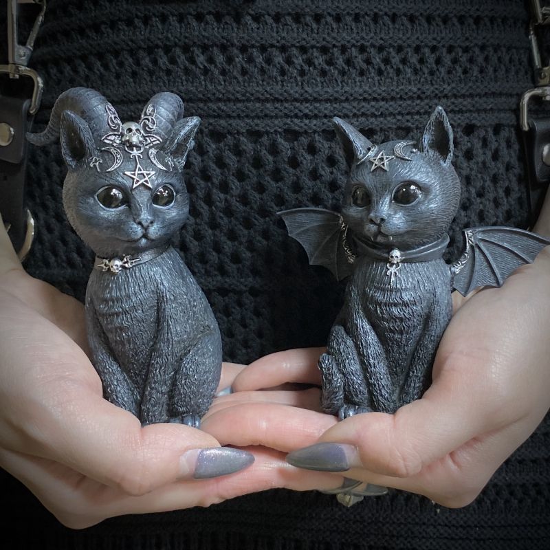 ネズミを捕まえた黒猫　クロネコ　木製　人形　置物　エルツ　ザイフェン　ドイツ セイロ 猫 置物 オブジェ ネコ ねこ ねずみ キャット