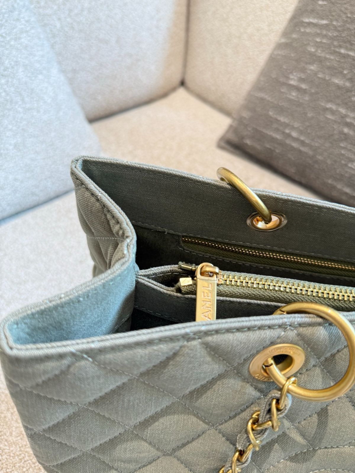大容量でデイリー使いに♪【CHANEL】 ショッピングバッグ マキシ ショッピング バッグ、カーフスキン、ブラック
