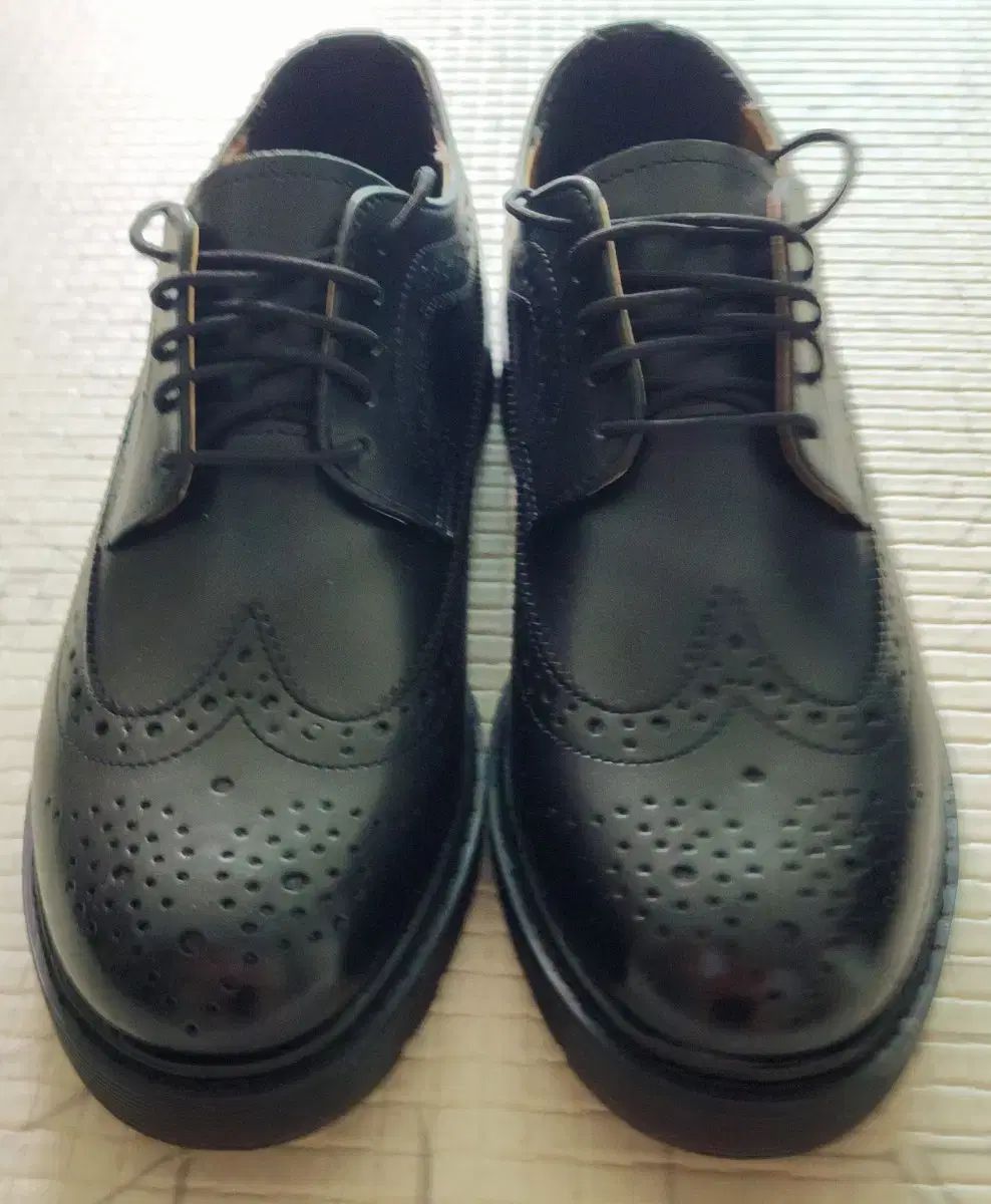 ボーイ・ロンドン 靴