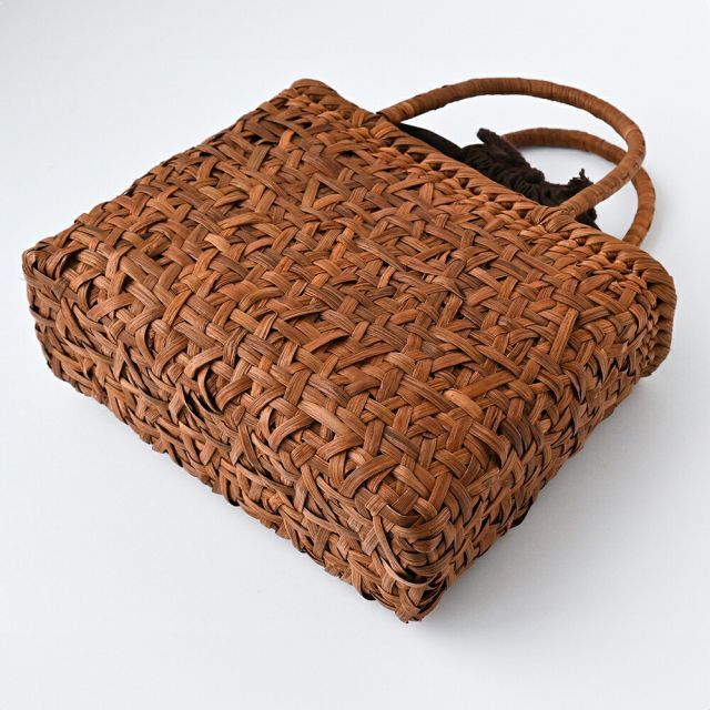 山葡萄籠バッグ 手作り 六角花束嵌入 乱れ編み 内布付き 山葡萄籠バッグ 手作り 六角花束嵌入 乱れ編み 手提げ 内布付き 高級