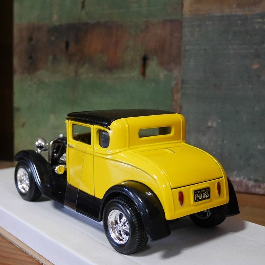 フォードモデル A イエロー 1929 Maisto 1/24 Ford Model レトロミニカー