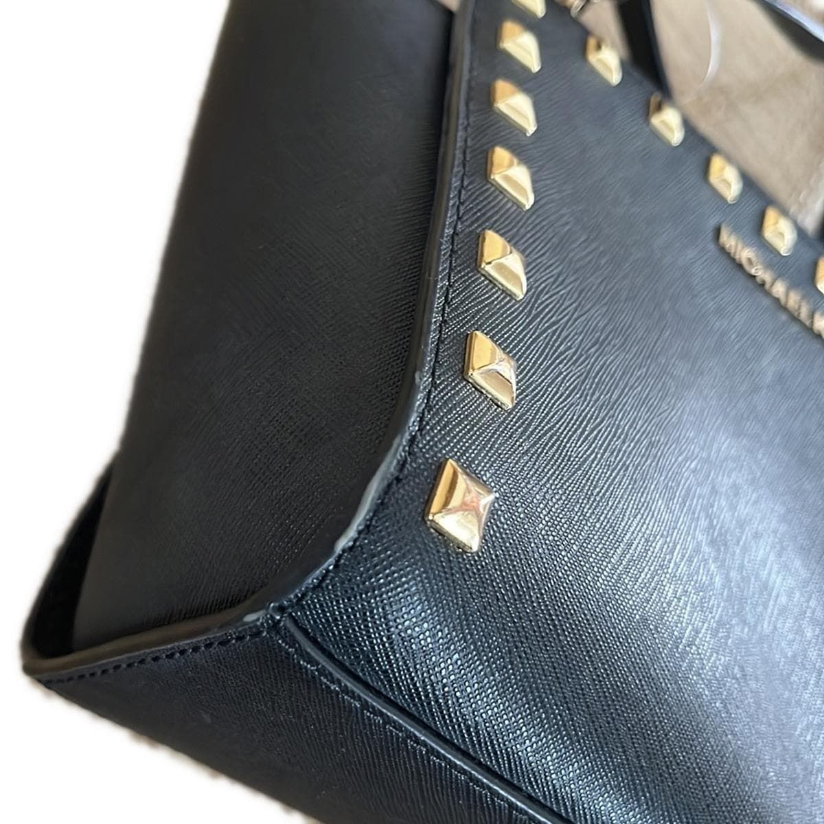【美品】MICHAEL KORS ショルダーバッグ ブラック　スタッズ MICHAEL MICHAEL KORS マイケルマイケルコース スタッズ