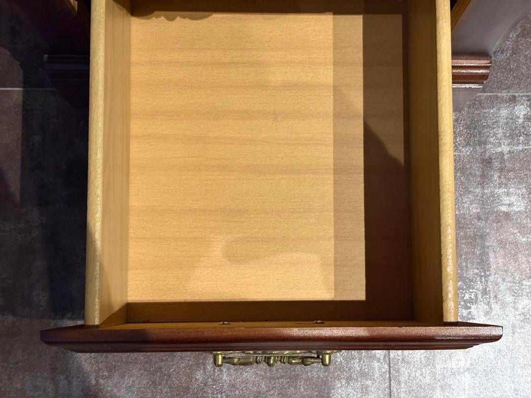 ブロイヒル broyhill アンティーク アメリカン　クラシック　飾棚　IZZ ブロイヒル broyhill アンティーク アメリカン クラシック 飾棚