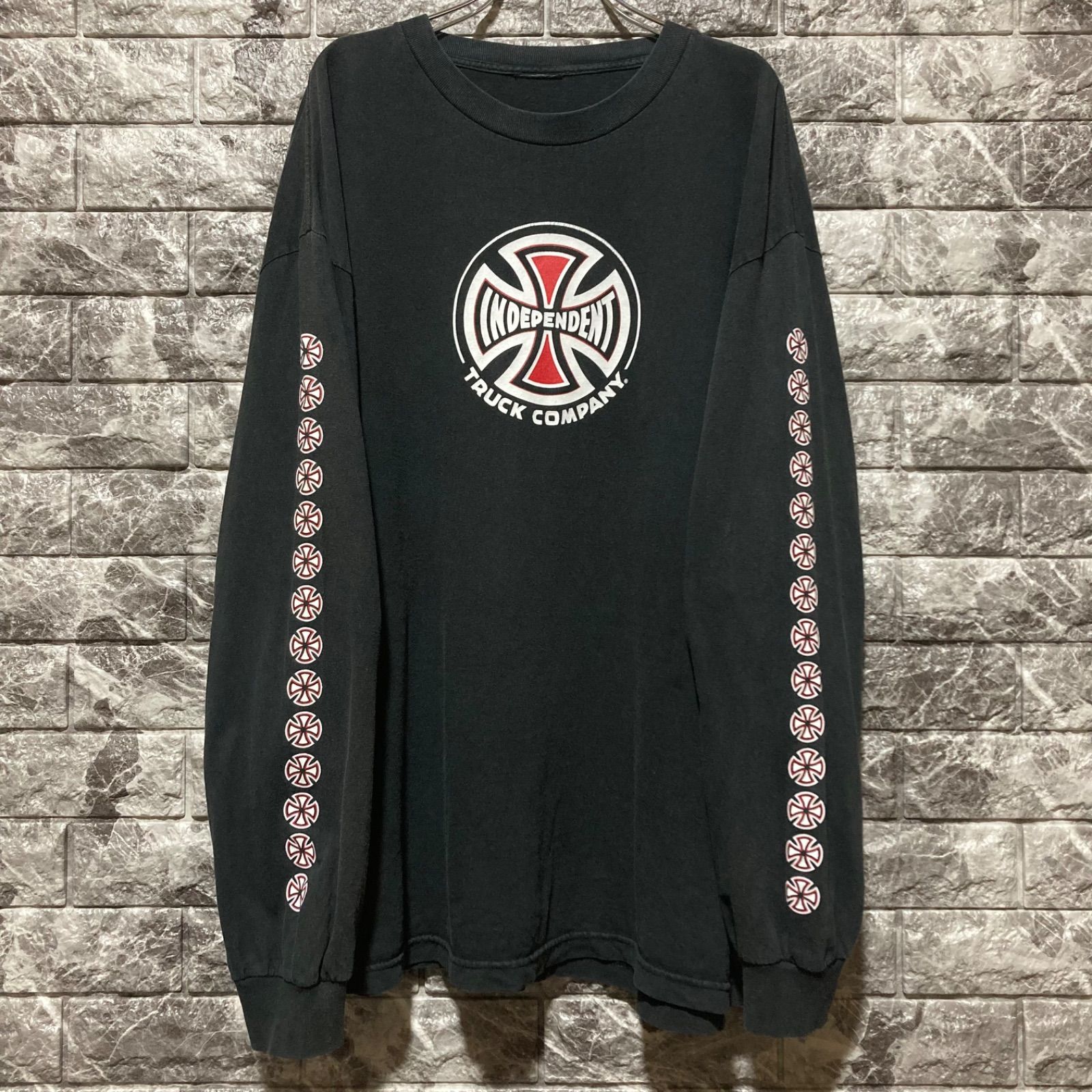 INDEPENDENT ロンT インディペンデント 袖ロゴ アイアンクロス