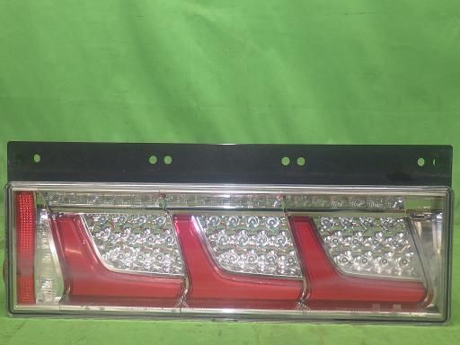 【中古】KOITO LED 3連 シーケンシャル テールランプ片側