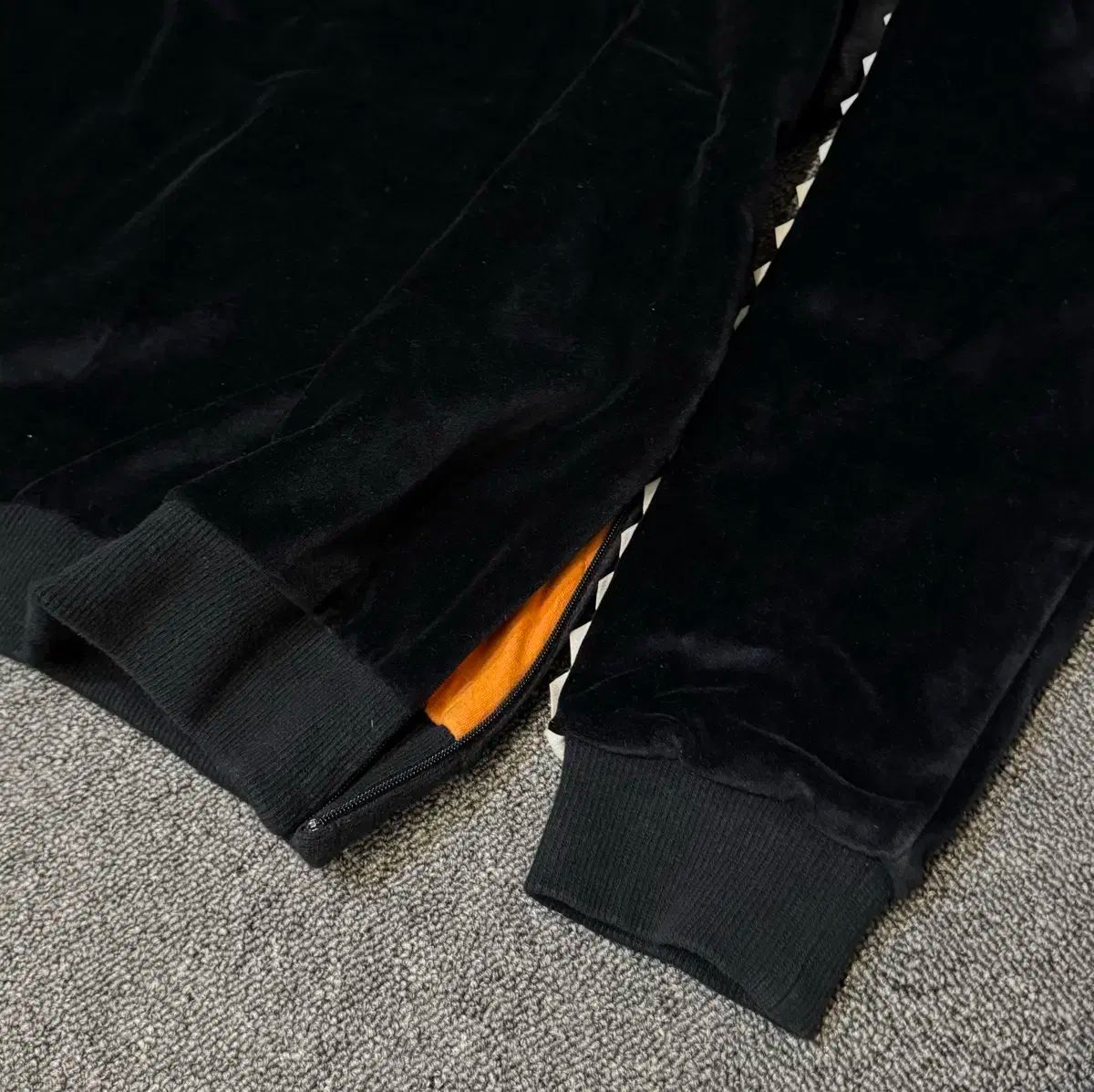 SASQUATCH fabrix. サスクワァッチファブリックス ベロア リバーシブル パーカー