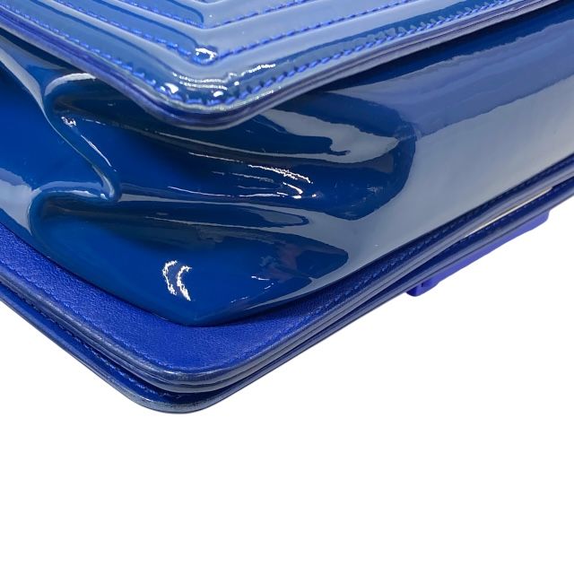 シャネル A67086 ボーイシャネル スモール チェーンショルダーバッグ パテントレザー エナメル ブルー シルバー ココマーク CHANEL 安心品質 レディース ブランドバッグ 感 ミニバッグ 斜め掛け ショルダー おしゃれ デザイン DECORATOM_COM_BR