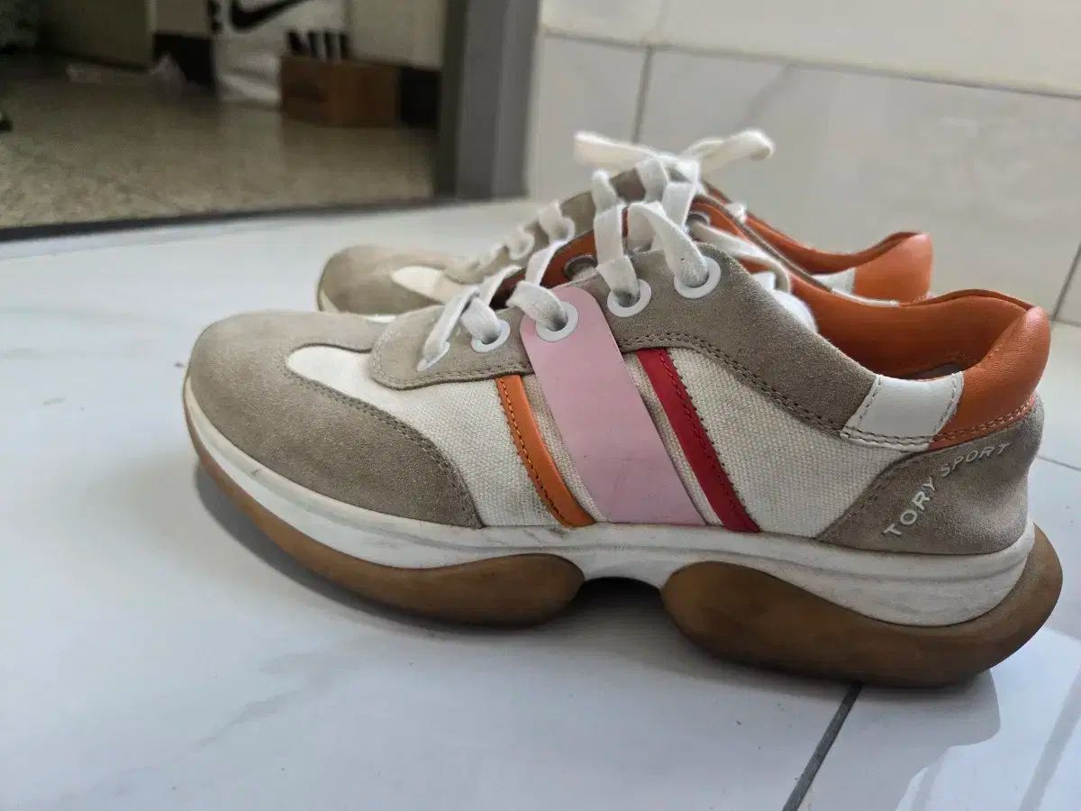 Burch トリーバーチ