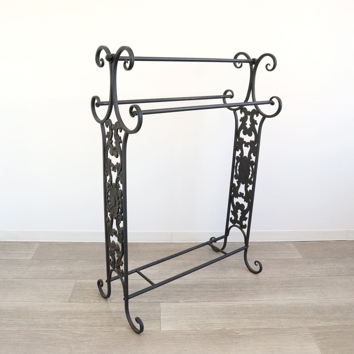 タオルハンガー アンティーク調 スタンドラック タオルホルダー - メルカリ