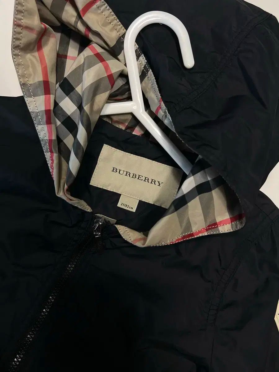 バーバリー　キッズ　ウィンドブレーカー BURBERRYキッズウィンドブレーカー