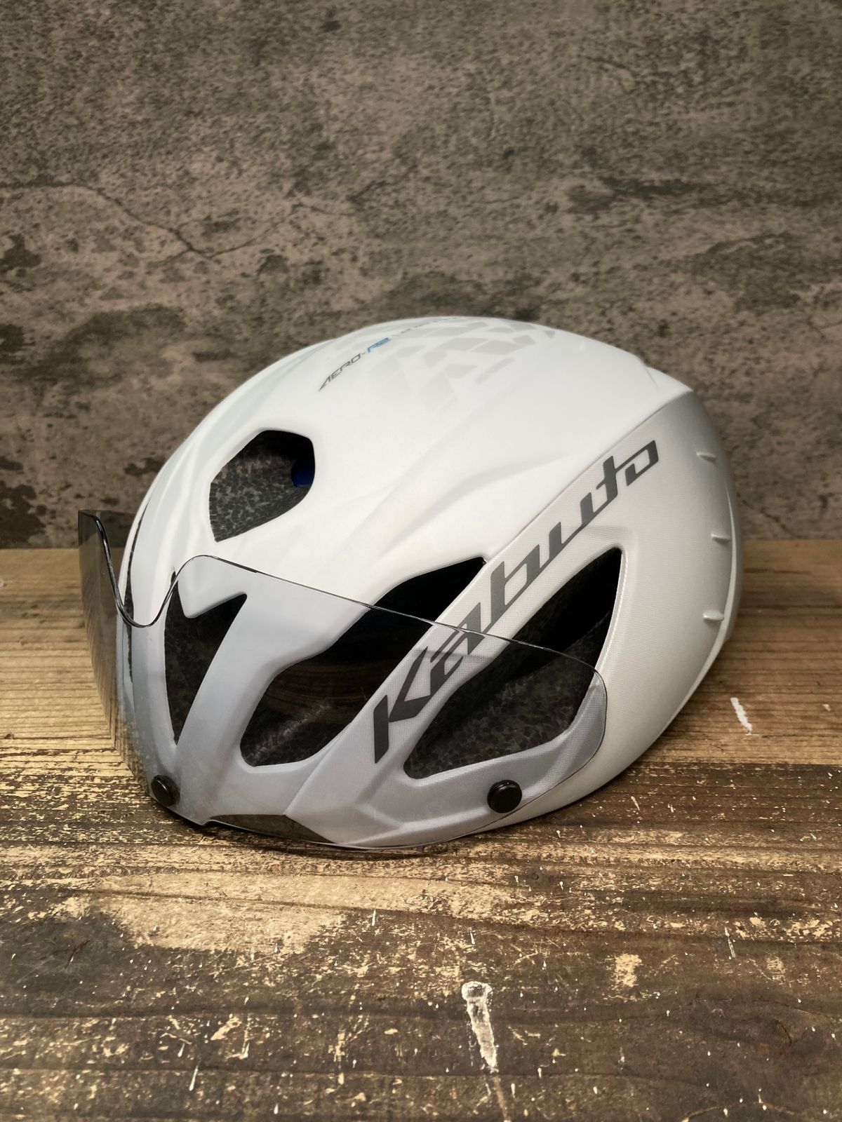 IY380 オージーケーカブト OGK kabuto AERO-R2 ヘルメット 白 R05|11製造 L|XL