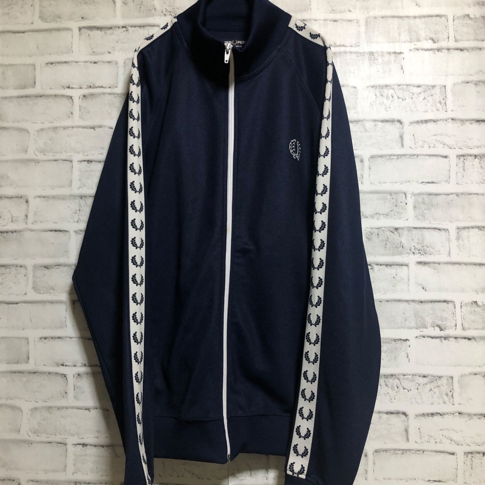 フレッドペリー ロゴ刺繍 月桂樹 トラックジャケット ジャージ 袖ロゴ L 紺 XL⭐️Fred Perry トラックジャケット/ジャージ 刺繍月桂樹
