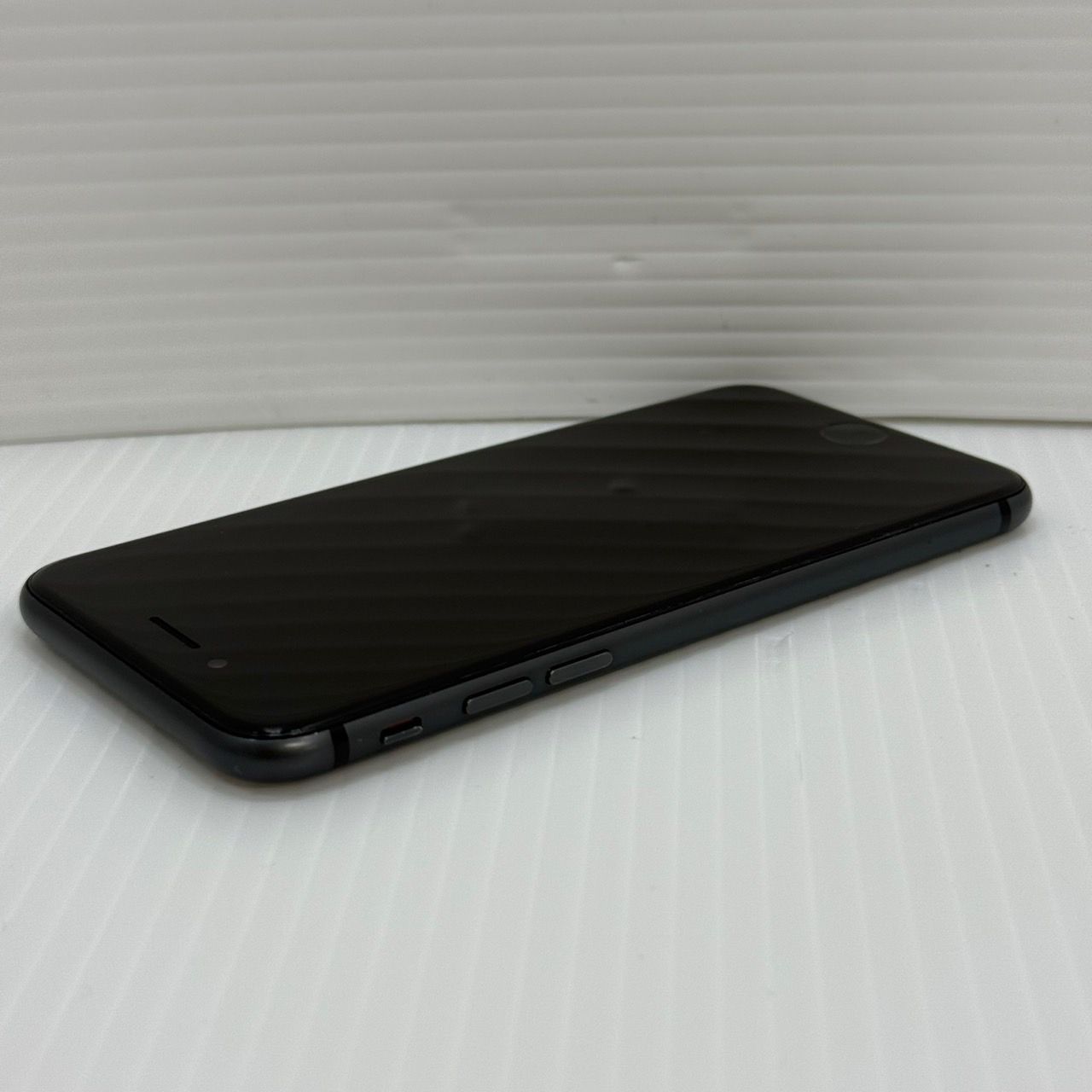 ファッション ☆SIMロック解除済☆iPhone8 スペースグレー64GB（MQ782J