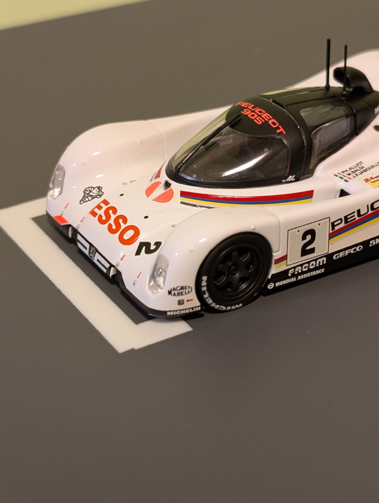 1⁄43 カルツォ プジョー905号 1車 1992年ル・マン優勝車 - メルカリ