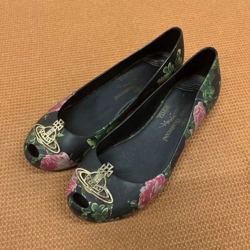 ビビアン WESTWOOD(ウエストウッド) アングロマニア Melissa