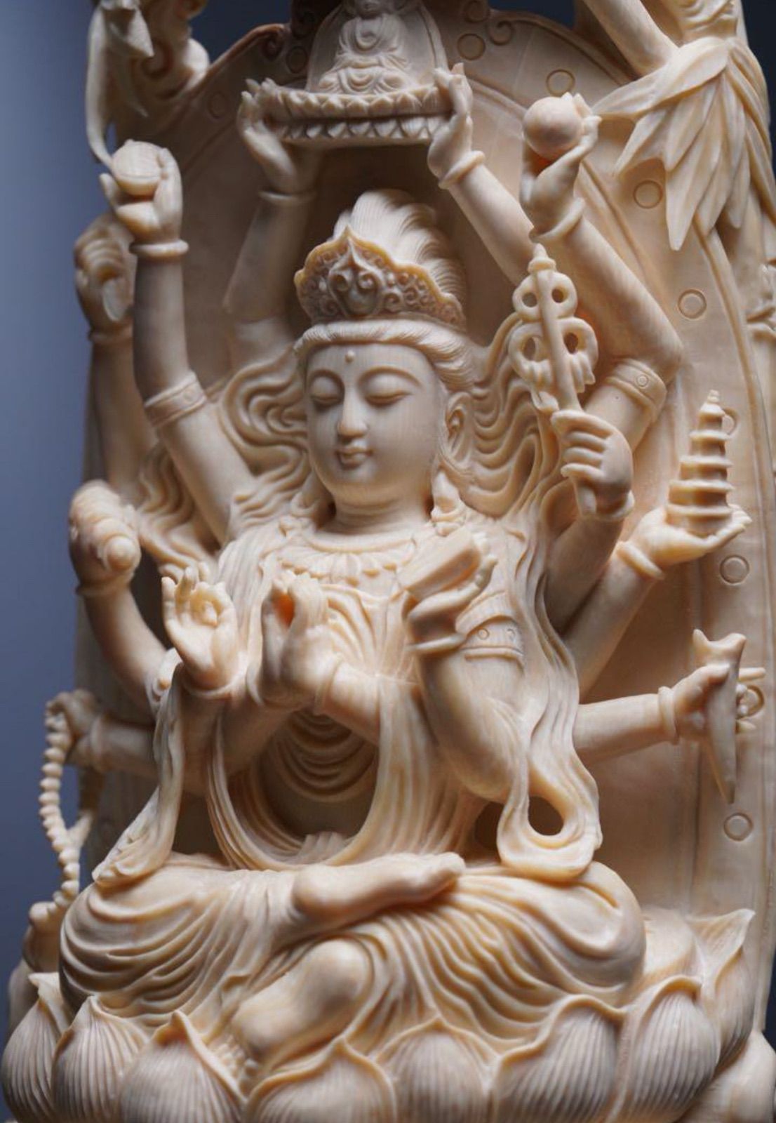 天然マンモス牙美しい手作り彫刻 如意観音 置物 天然マンモス牙美しい