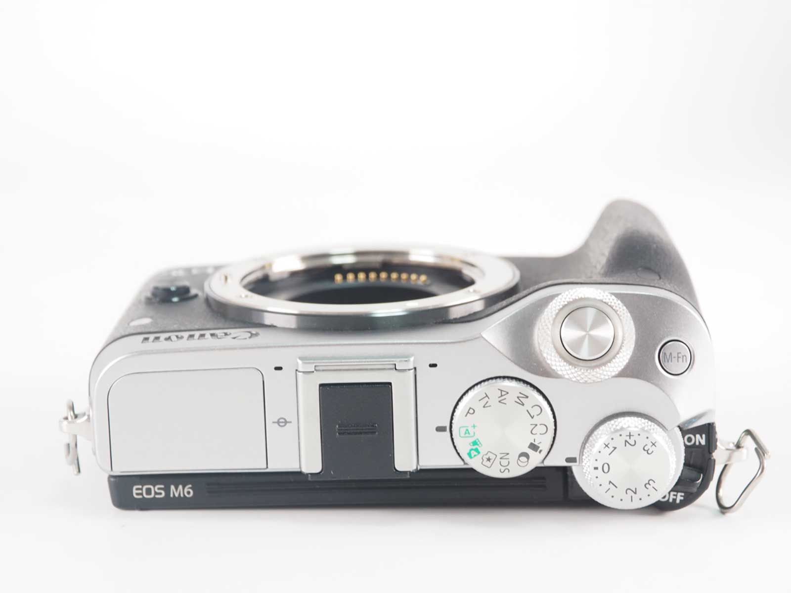 品質100％保証! キャノン Canon EOS M6 24.2MP Digital Camera Silver 15-45mm Lens 元箱 Z5384A 配送無料！