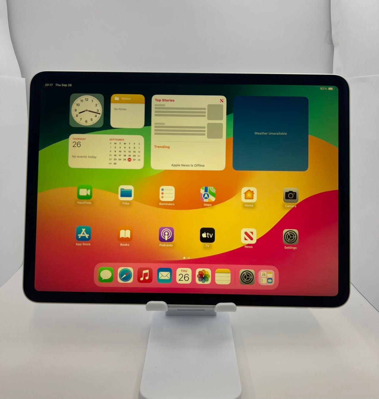 iPad Pro 11インチ (第3世代) 128GB シルバー - Wi-Fiモデル、充電セット付き！