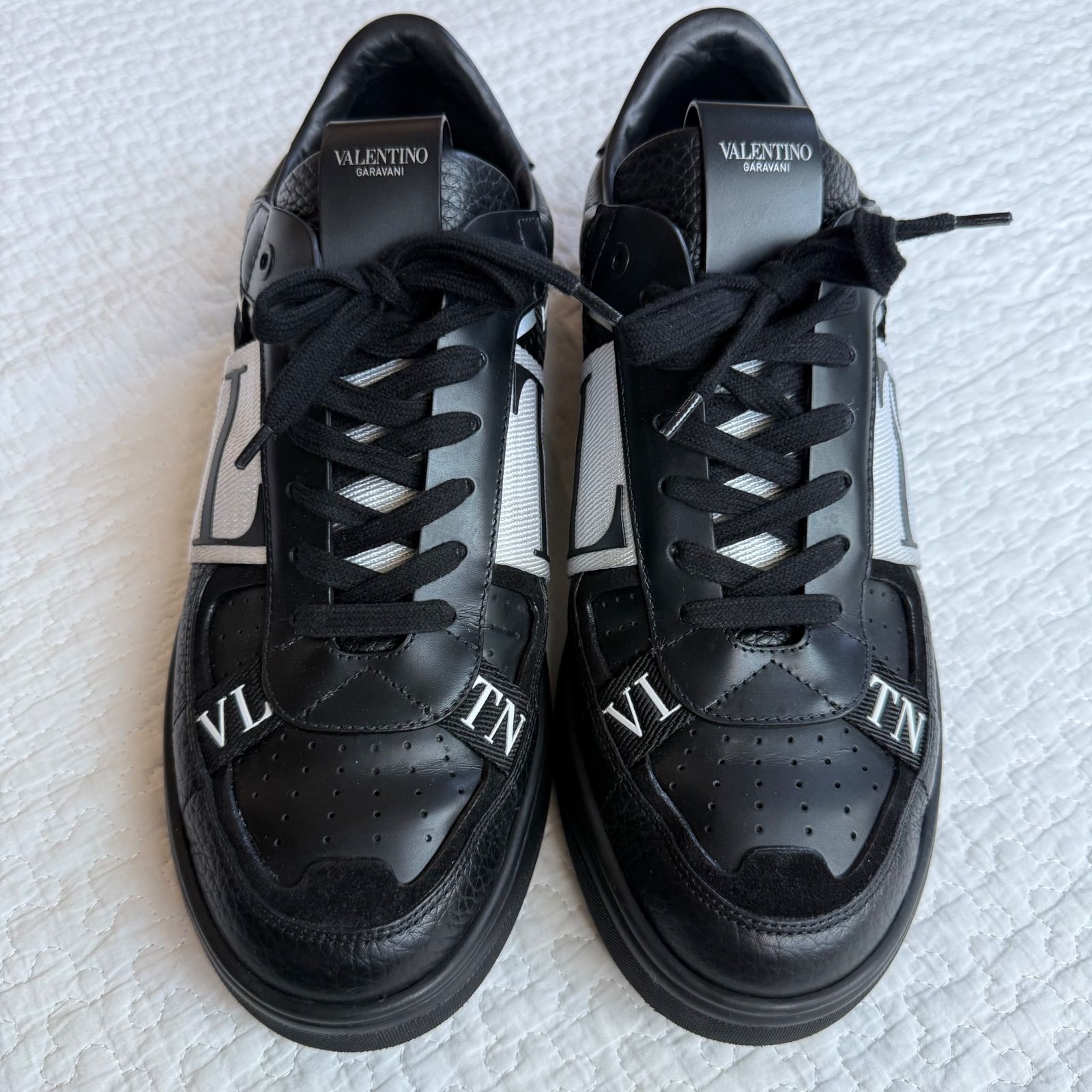 【未使用】VALENTINO vltn ロゴ レザー スニーカー ヴァレンティノ 正規品 美品 VALENTINO GARAVANI VLTN ヴァレンティノ