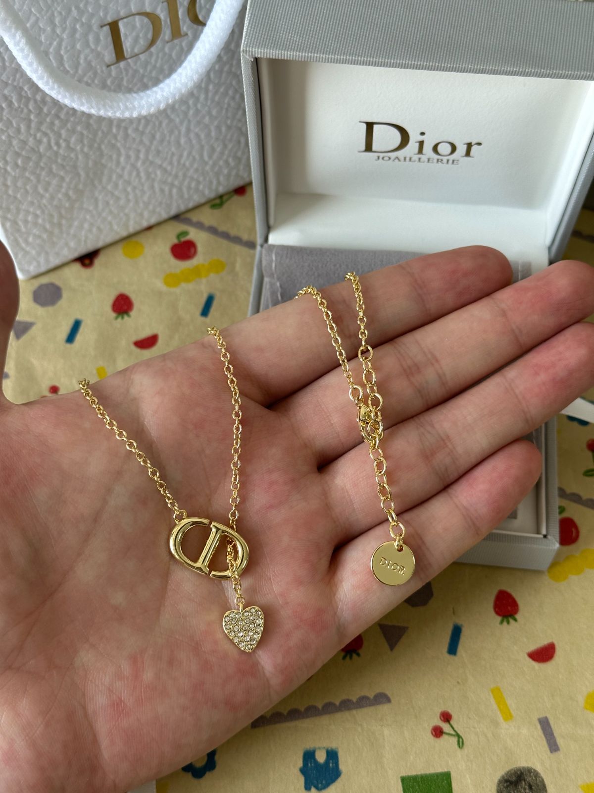 超人気✩Dior ゴールドネックレス ハートチャーム付き - メルカリ