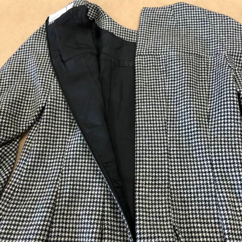 Masahito UJI ワンピース ノースリーブ レッド 立体裁断 皇室御用達 マサヒトウジ Masahito UJI ワンピース 千鳥格子 サイドポケット バックファスナー ウール 裏地付き 日本製 黒白 38サイズ 803062