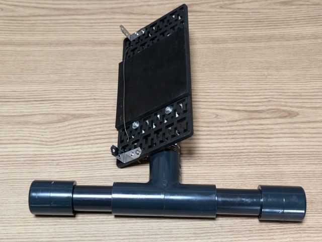 ニホンミツバチ採蜜道具セット 初めての採蜜🍯】 4月に分蜂したニホンミツバチの活動が活発で