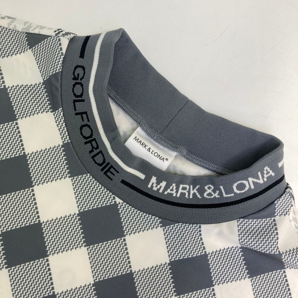 モデル ハイネック