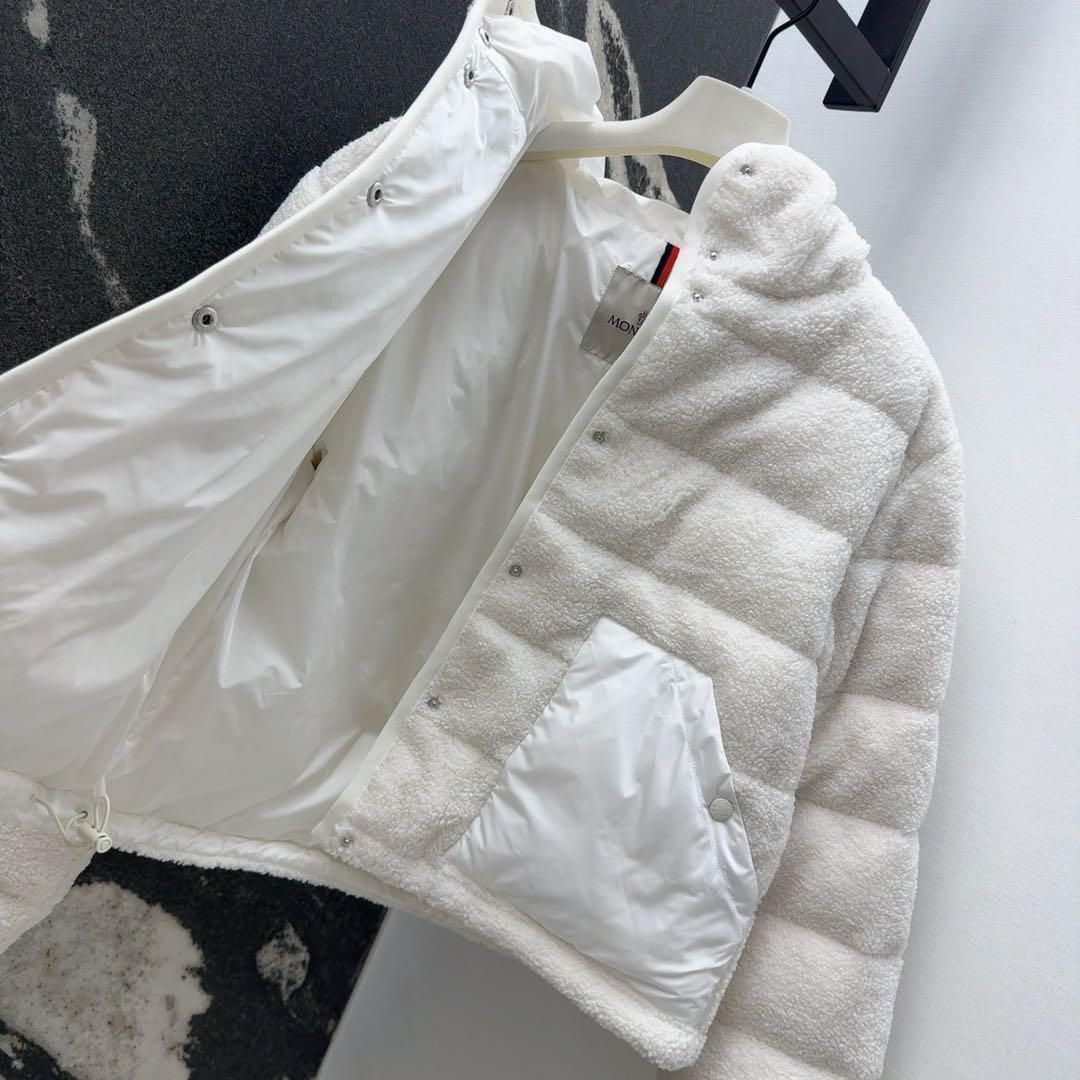 Moncler フード付き ダウンジャケット｜本日限定特価｜新品未